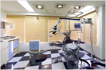 院内写真　個室化された治療室。オペにも対応できます。